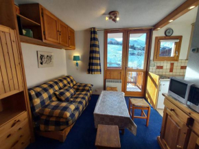 Studio lumineux à Plagne Villages, balcon, proche pistes et commerces - FR-1-351-64